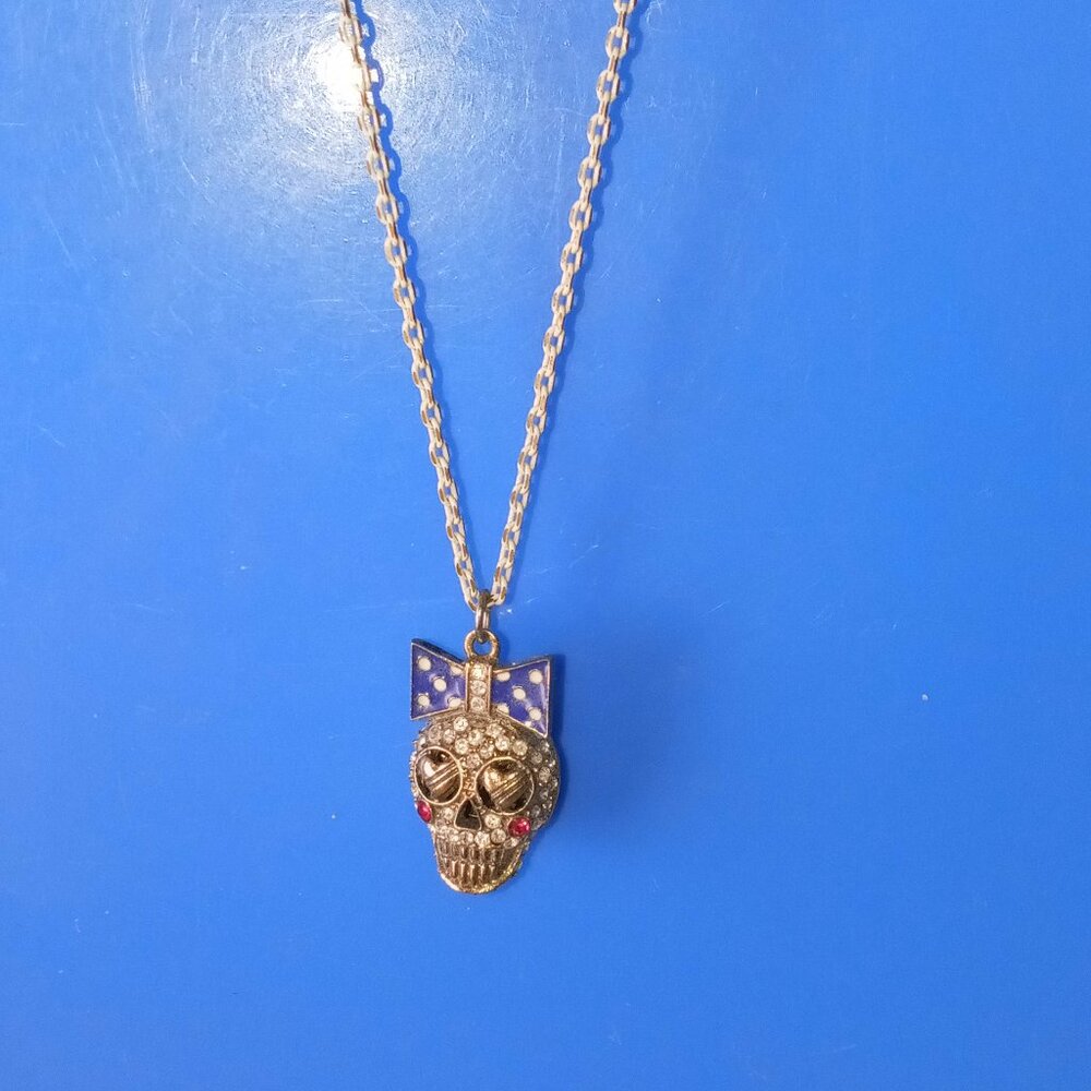 betsey johnson necklace